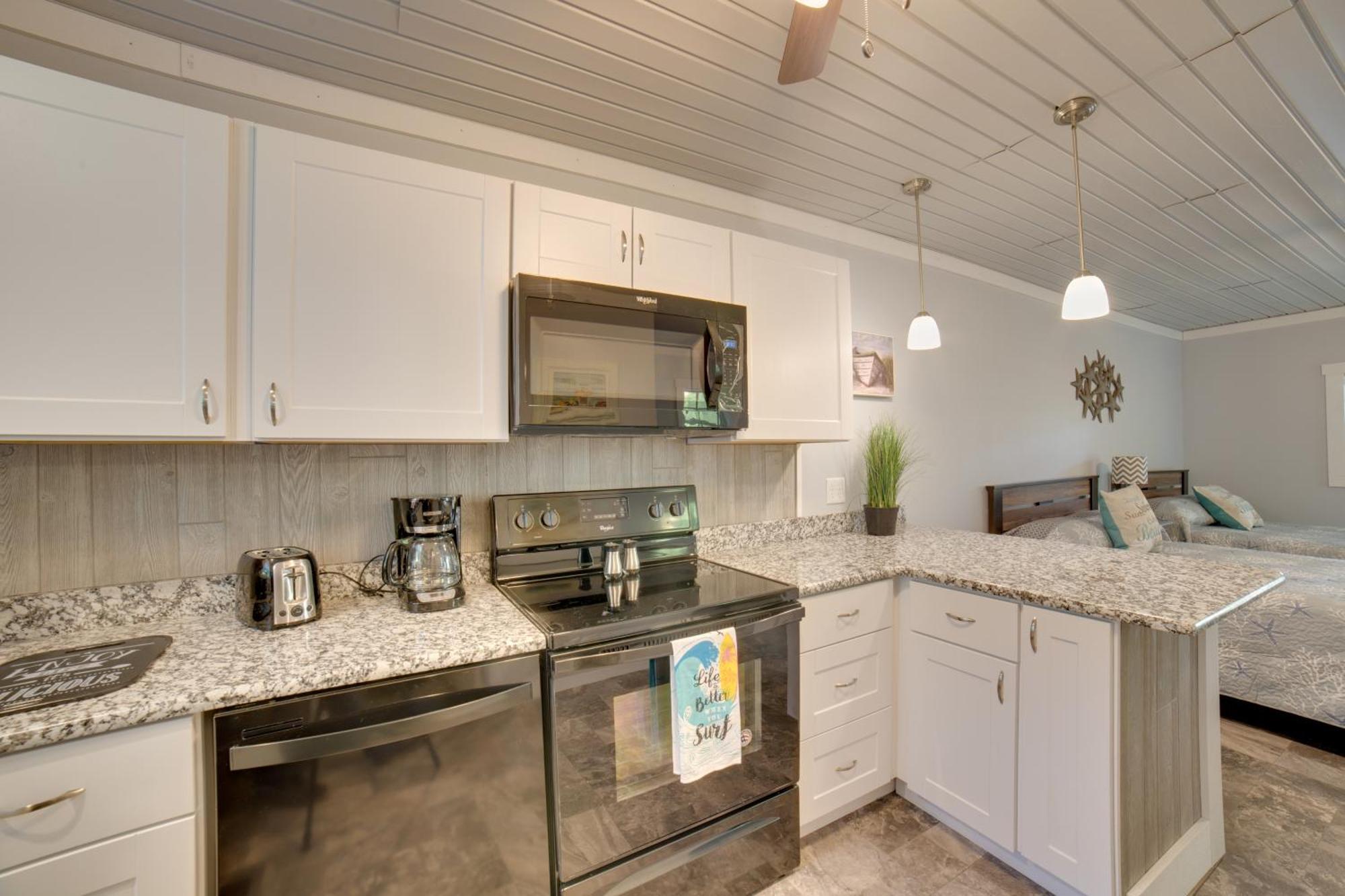 Ocean Isle Beach Studio With Patio - 1 Mi To Pier! Exterior foto