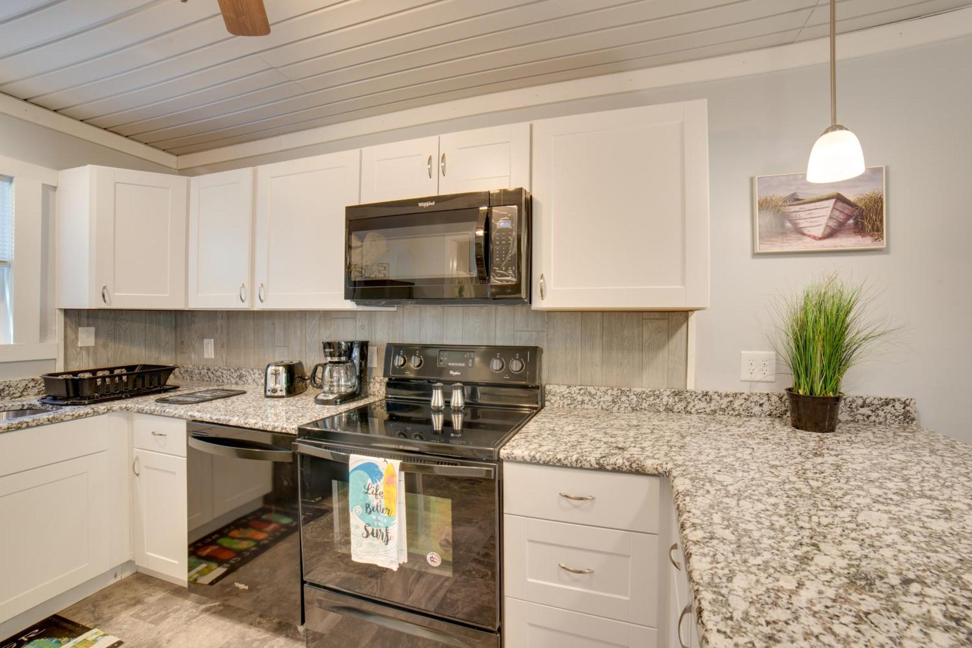 Ocean Isle Beach Studio With Patio - 1 Mi To Pier! Exterior foto